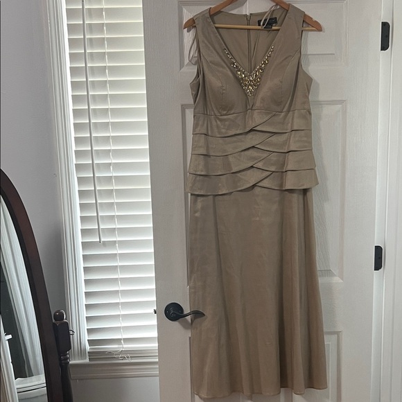 Jessica Howard Gold Women's dresses - Picture 3 of 7